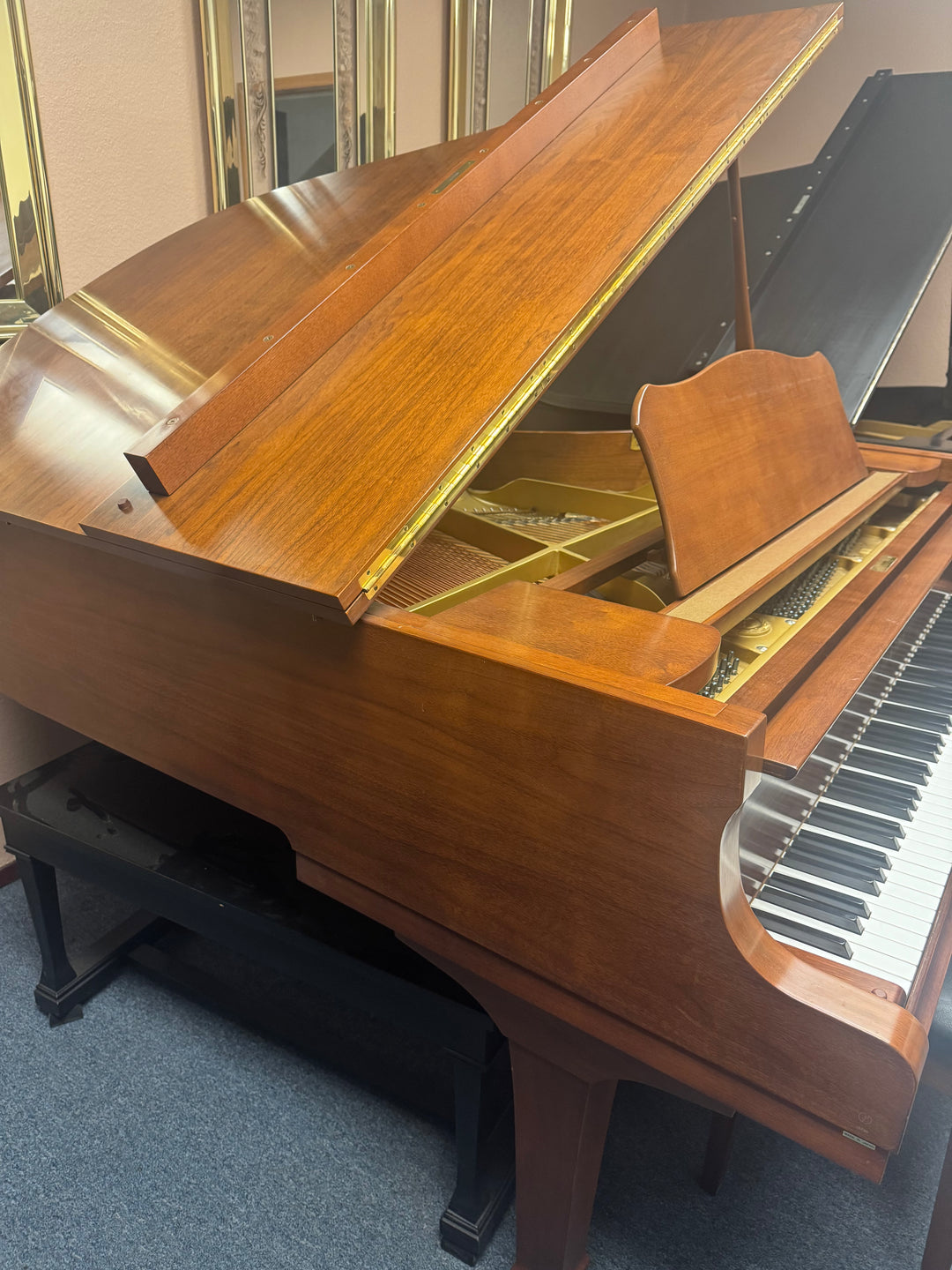 Yamaha  Baby Grand Piano-Model G-1 - Walnut Satin