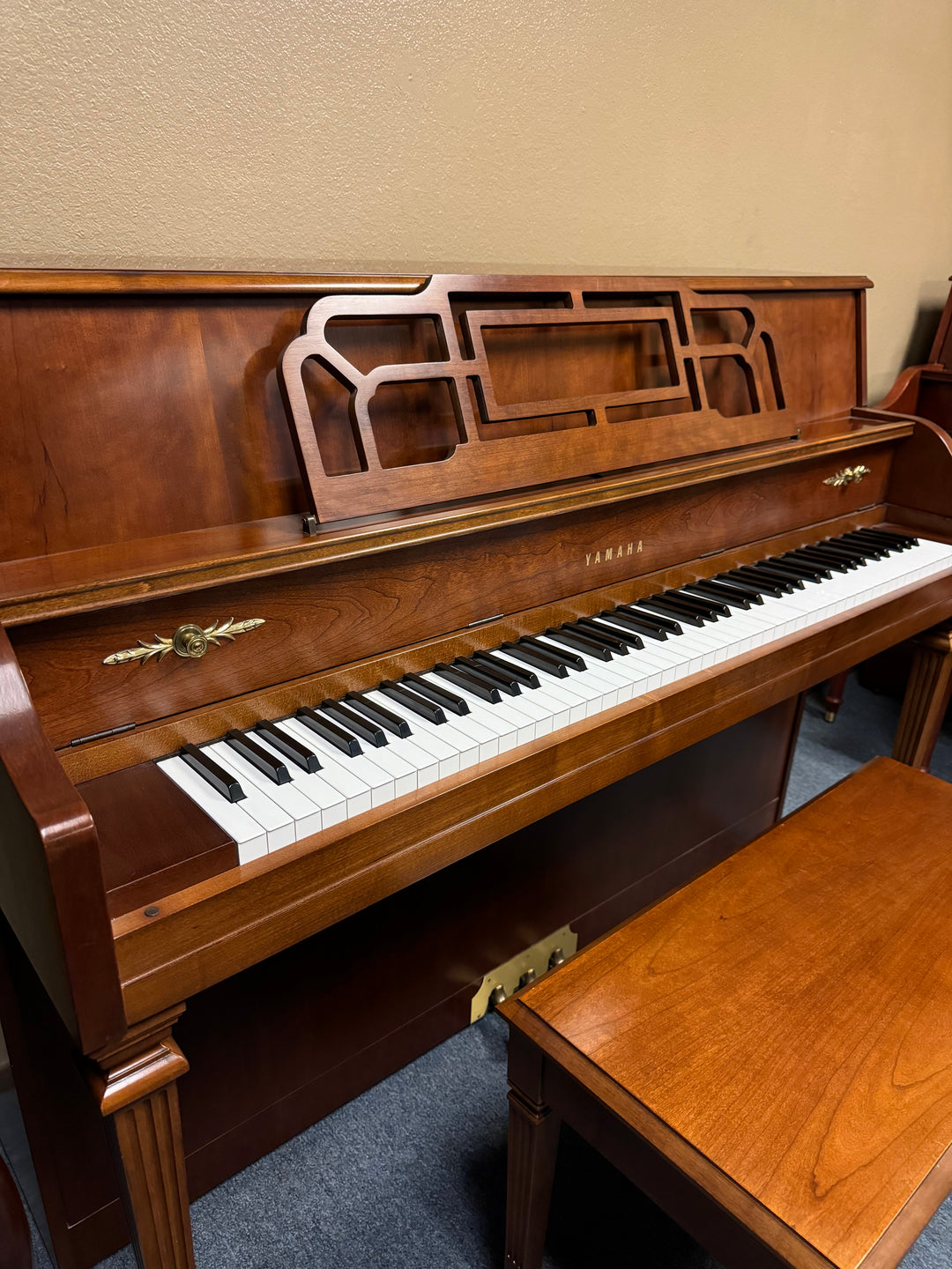 Yamaha Console Decorator Upright Piano-Model M500H-Walnut Finish-Gallery