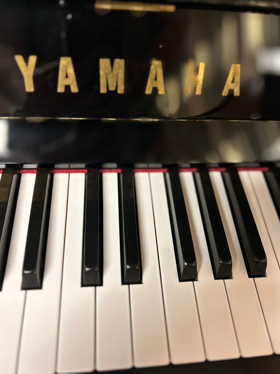 Yamaha Studio Upright Piano-Model U1-Ebony