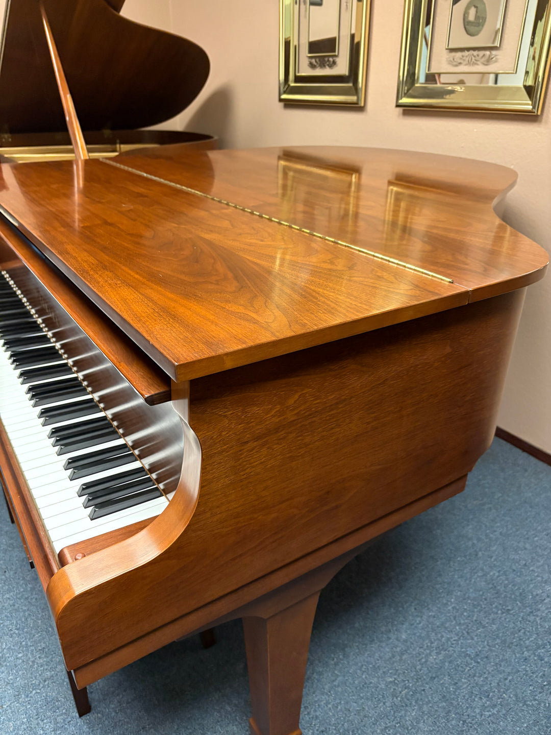 Yamaha  Baby Grand Piano-Model G-1 - Walnut Satin