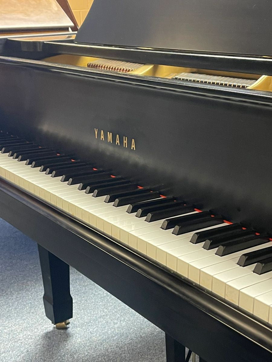 Yamaha Baby Grand Piano, Model G2-Ebony Satin-Gallery