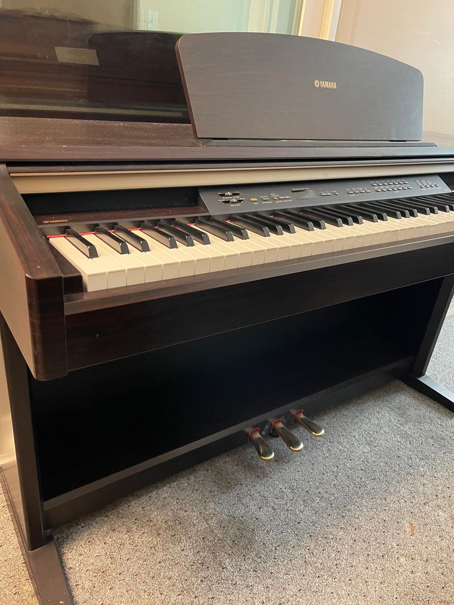 Yamaha Digital Piano, Model YDP223-Yamaha Clavinova Digital
