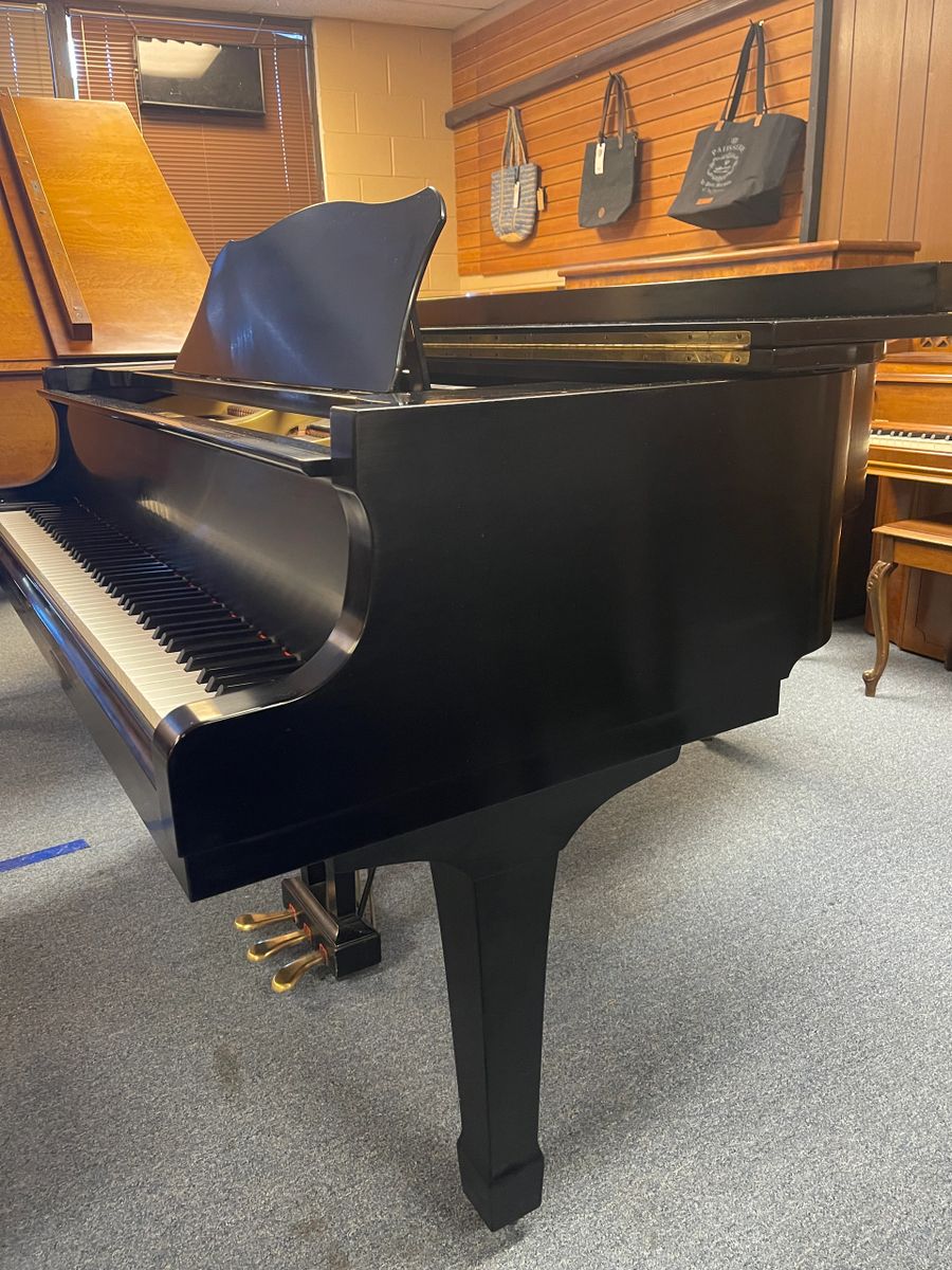 Yamaha Baby Grand Piano, Model G2-Ebony Satin-Gallery